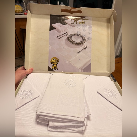 Other - Vintage table cloth and napkin set 59 X 98 New In Box